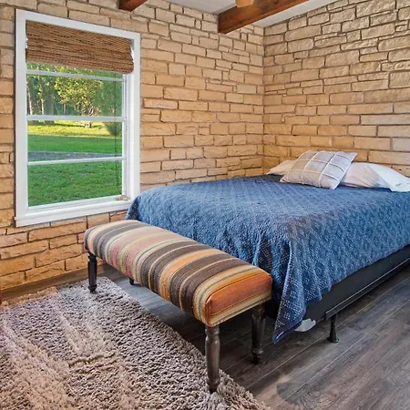 Stone River Cabin